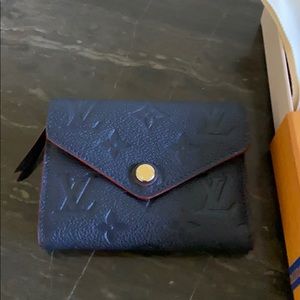 Louis vuitton Victoria wallet